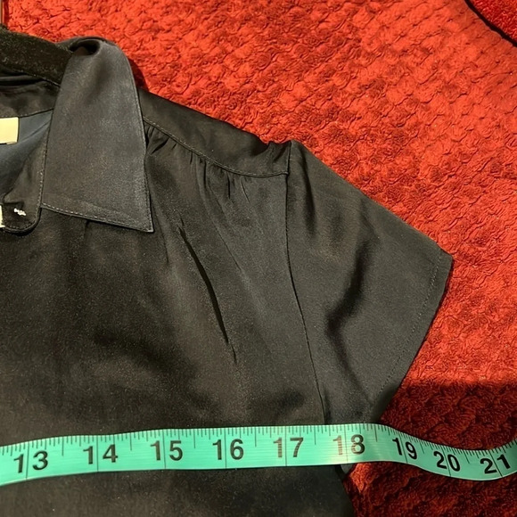 Loft navy silky cap sleeve blouse with buttons Sz M - Picture 7 of 10